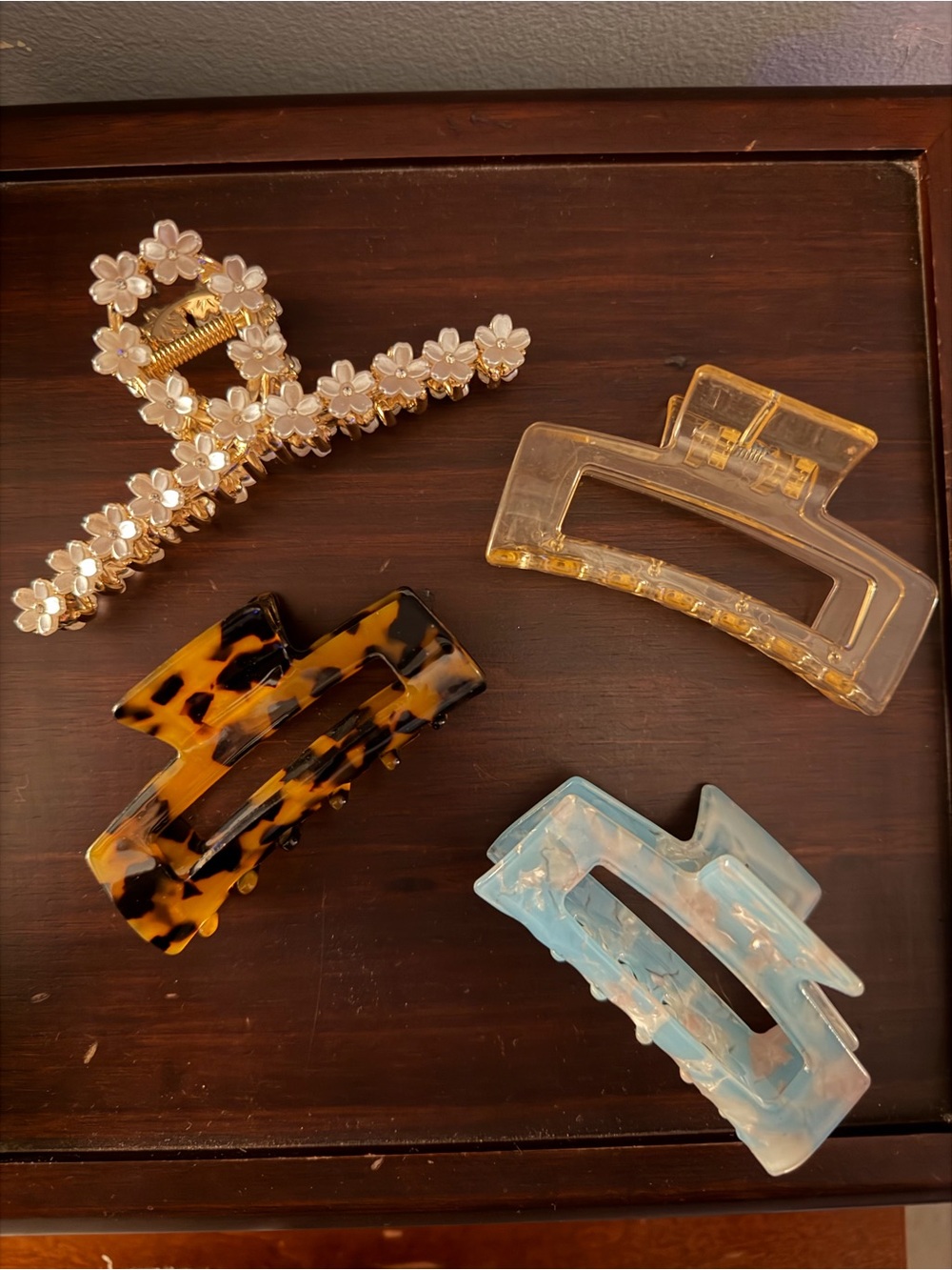 Assorted Claw Clips - Picture 2 of 4